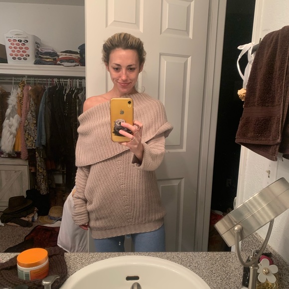 Off the Shoulder Chunky Sweater - Picture 5 of 5